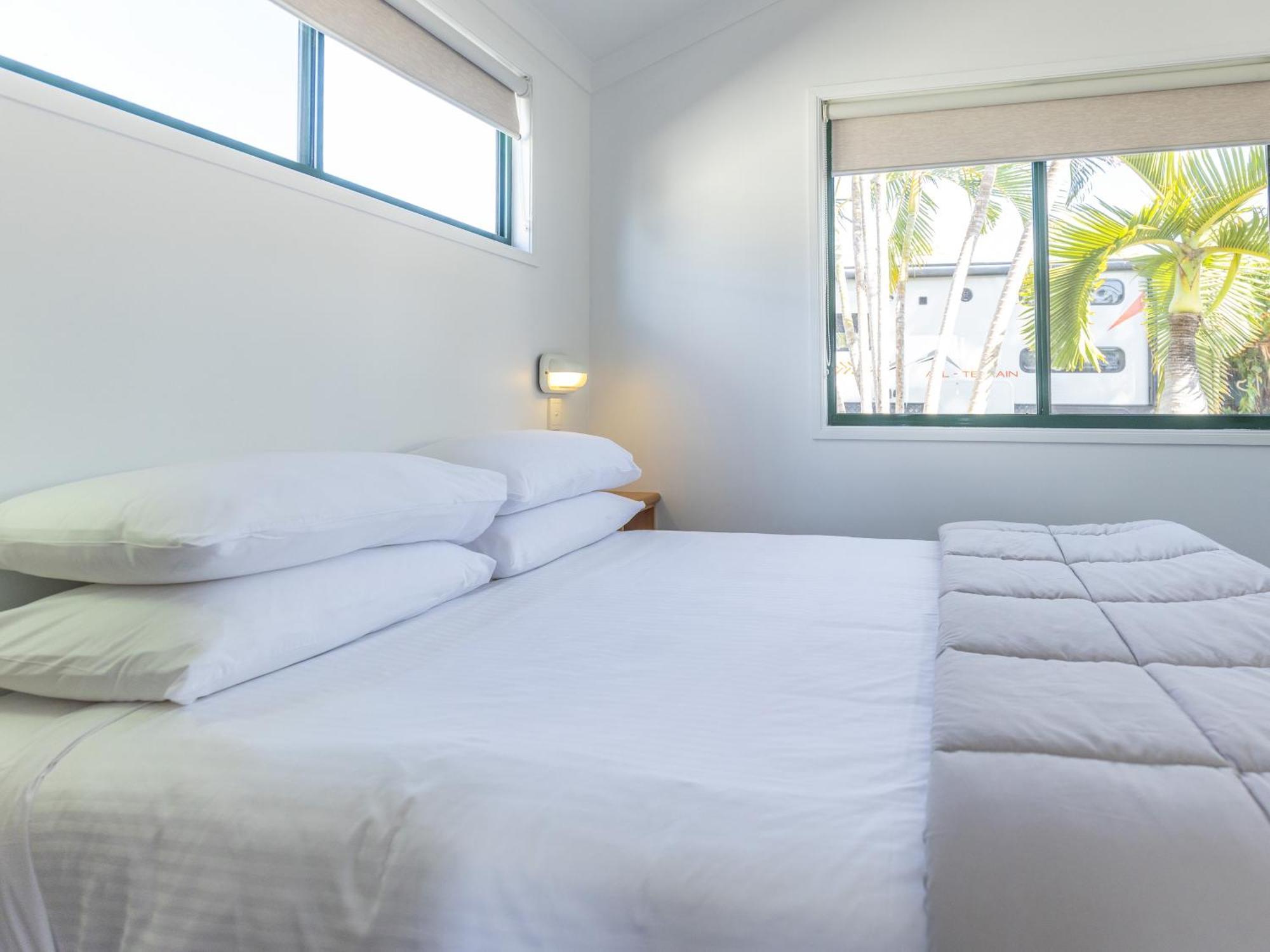 Nrma Bowen Beachfront Holiday Park Номер фото
